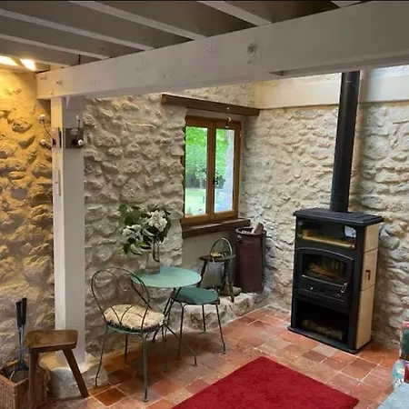 Location D'une Maisonnette Au Coin Du Feu