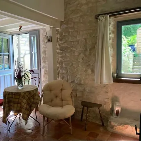 Casa de hóspedes Location D'une Maisonnette Au Coin Du Feu