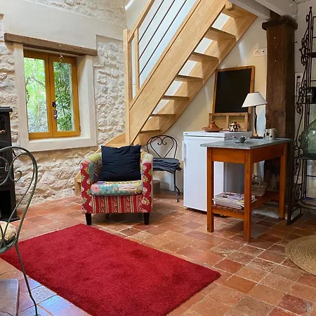 Location D'une Maisonnette Au Coin Du Feu Casa de hóspedes
